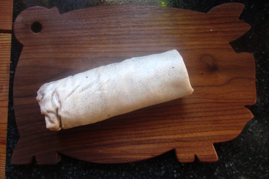 Рулет из свиной грудинки